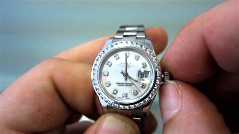 how to wind up a rolex datejust|how to manually wind Rolex.